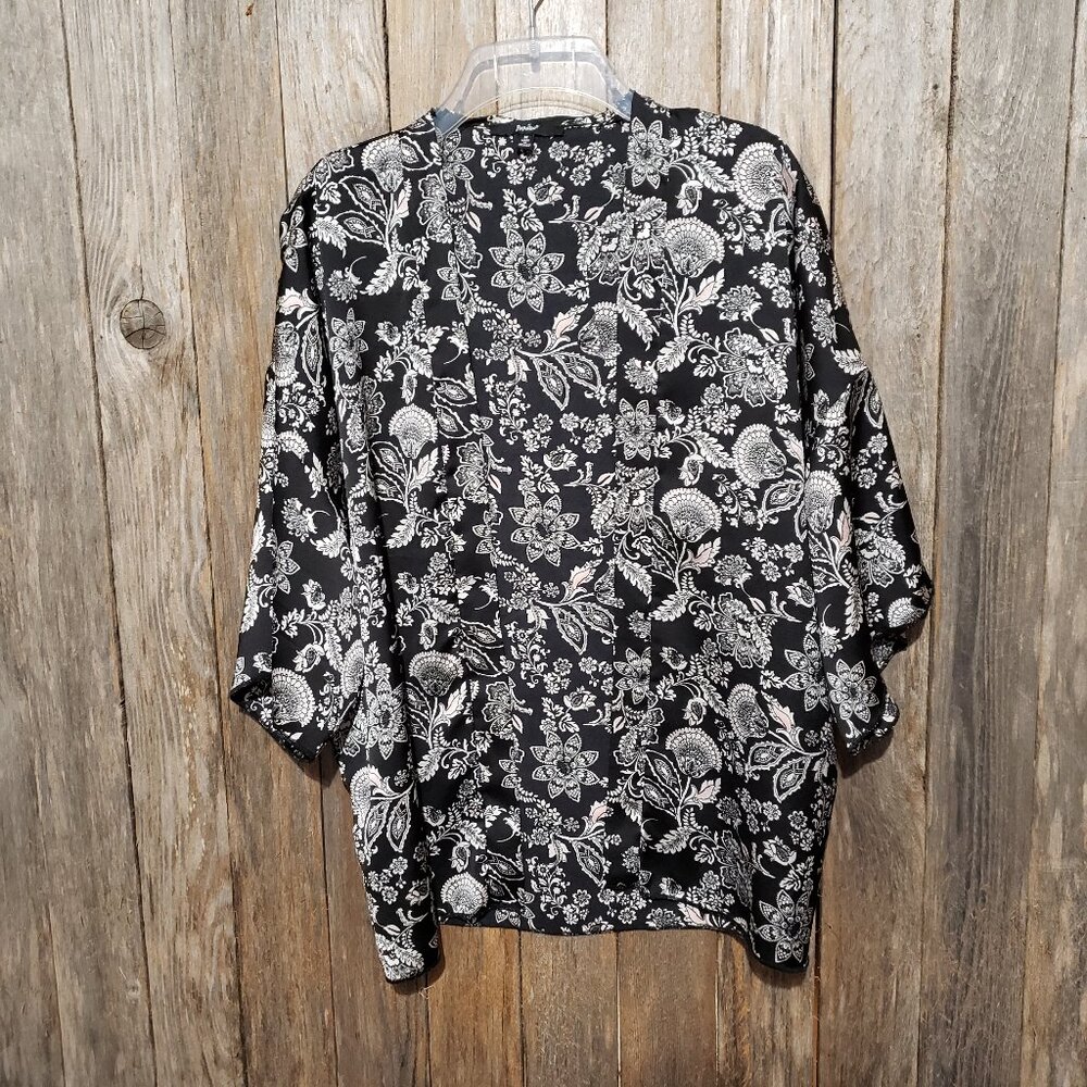 Papaya M‎ Kimono Top Blouse Black White Floral Open Front Flowy Short Sleeve